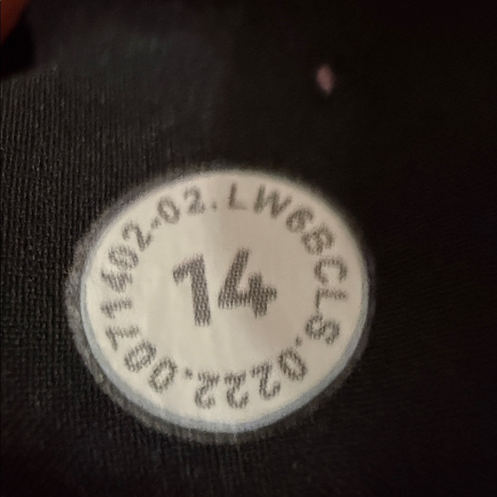 Lululemon Athletica Black Cupro Capris Cargo Pants - Picture 13 of 13